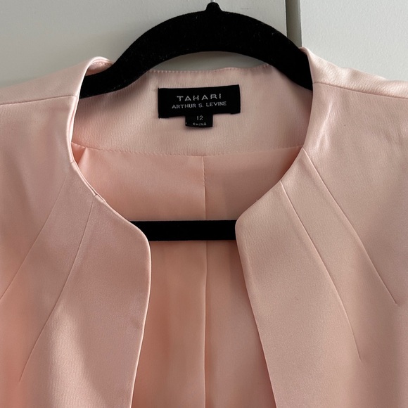 Tahari Women's Blush Pink Cropped Blazer - Picture 2 of 4